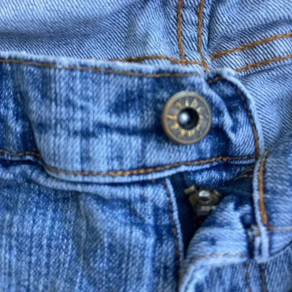 Sweet Vibes Capri Jeans. Size 9 - Picture 6 of 15